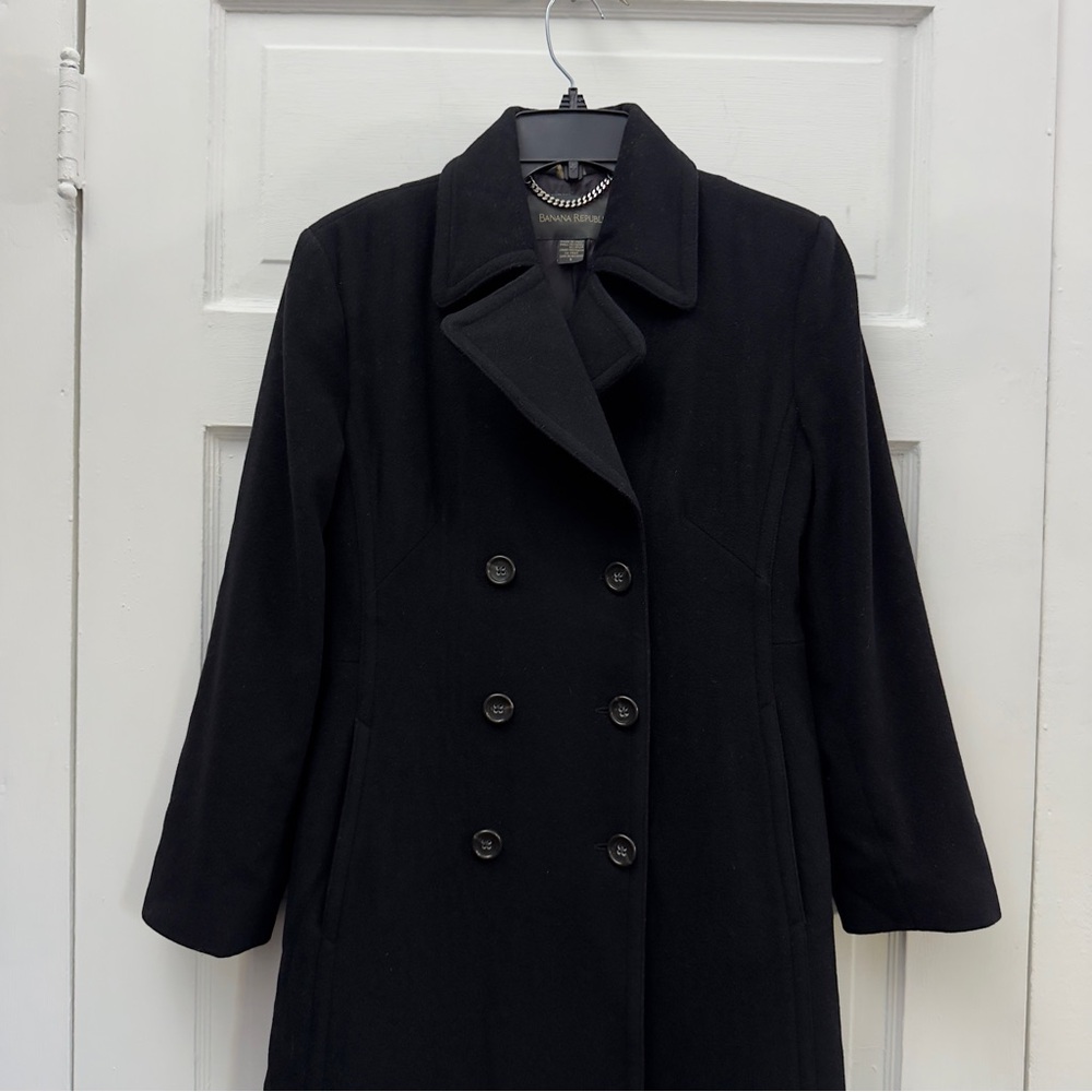 Elegant Black Double-Breasted Coat - Picture 4 of 11
